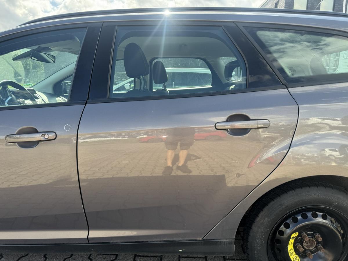 Ford Focus 3 original T&uuml;r hinten links Brisbane Braun Kombi Rohbau Bj.2012